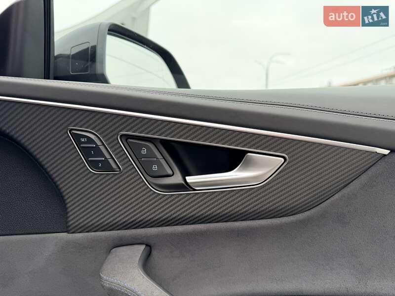 Внедорожник / Кроссовер Audi RS Q8 2025 в Киеве фото 18 Внедорожник / Кроссовер Audi RS Q8 2025 в Киеве