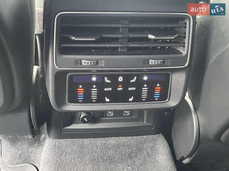 Внедорожник / Кроссовер Audi RS Q8 2021 в Львове