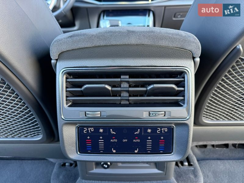 Внедорожник / Кроссовер Audi RS Q8 2025 в Киеве