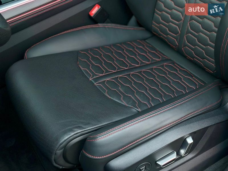 Позашляховик / Кросовер Audi RS Q8 2025 в Києві