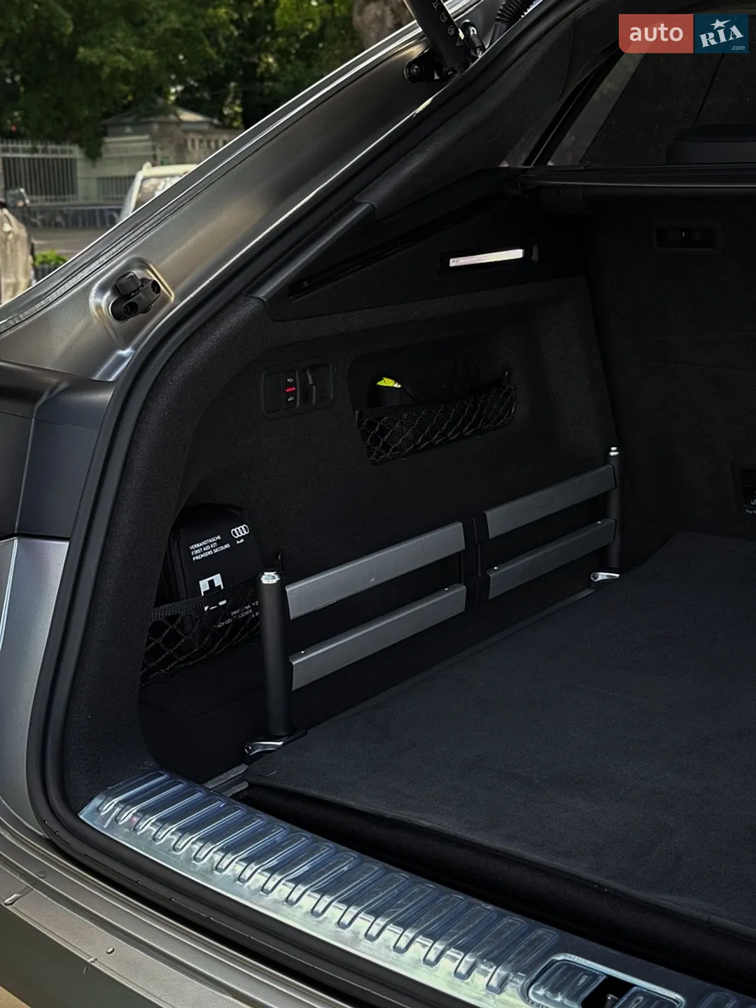 2022 Audi RS Q8 - мініатюра 9