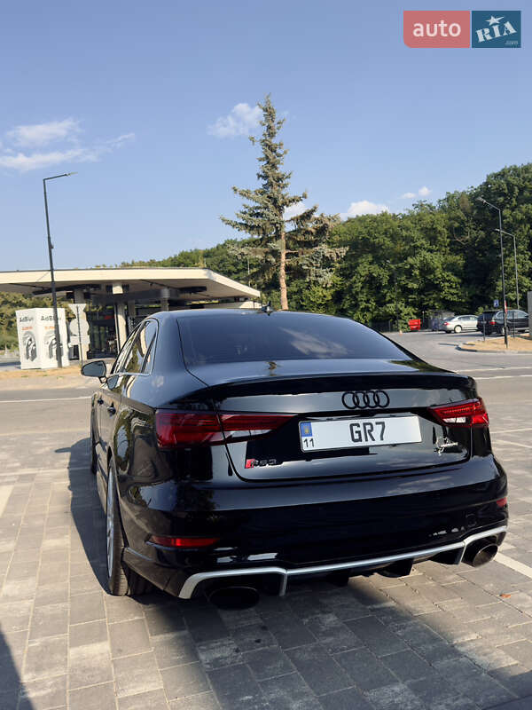 Седан Audi RS3 2017 в Киеве