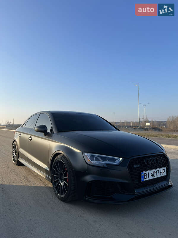Седан Audi RS3 2018 в Киеве