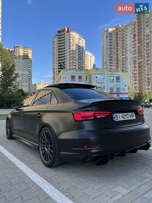 Седан Audi RS3 2018 в Киеве