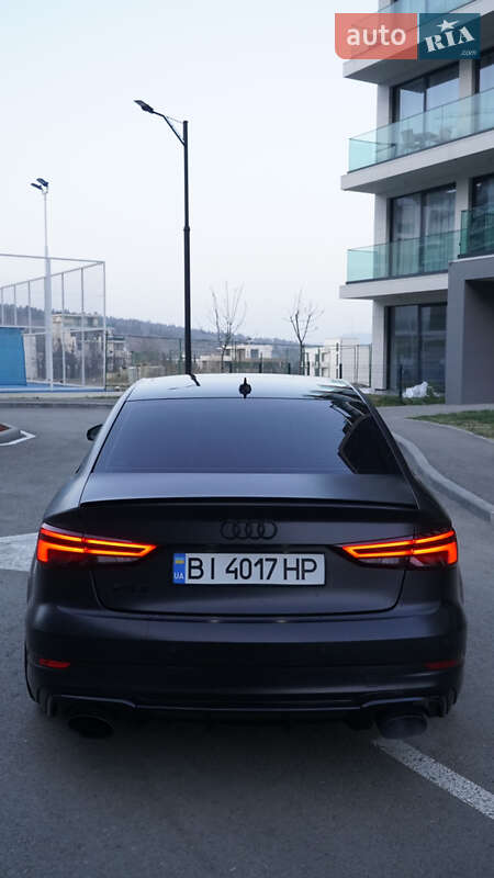Седан Audi RS3 2018 в Киеве