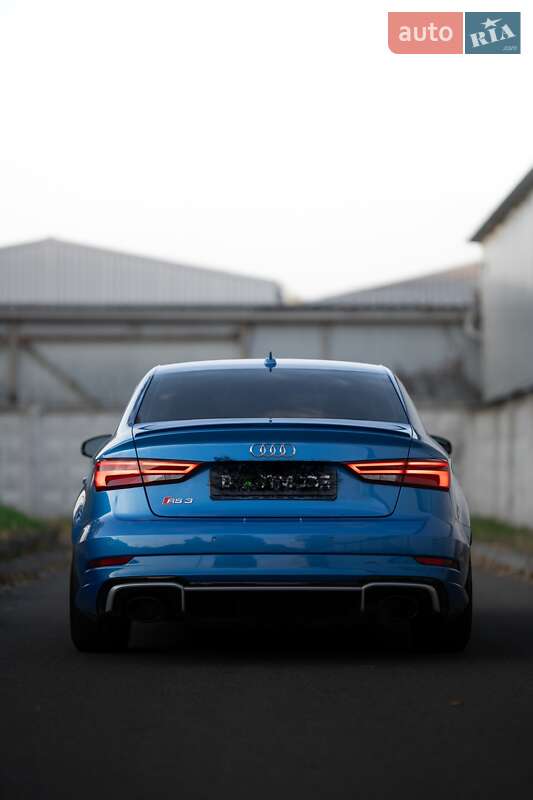 Седан Audi RS3 2017 в Києві