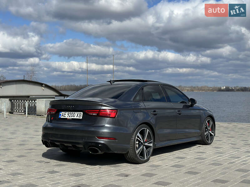 Седан Audi RS3 2018 в Днепре