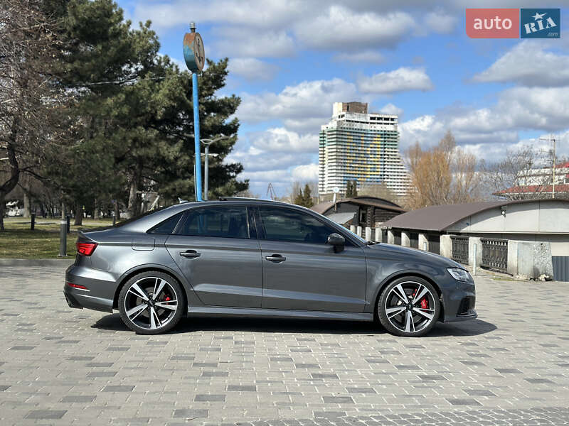 Седан Audi RS3 2018 в Днепре