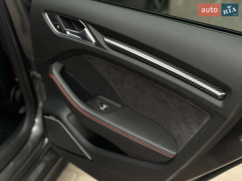 Седан Audi RS3 2018 в Днепре