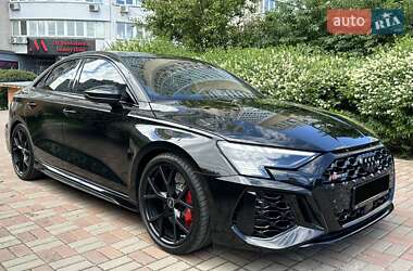 Седан Audi RS3 2021 в 
