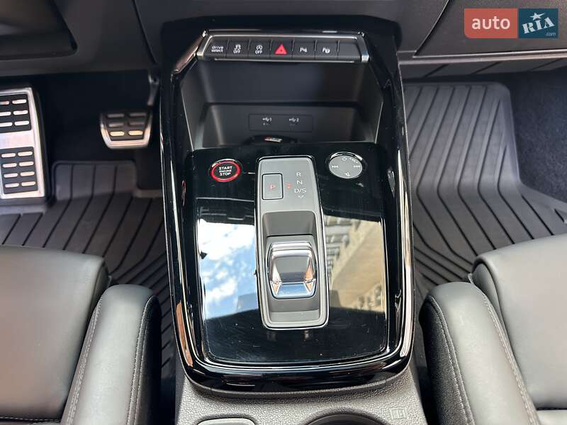 Седан Audi RS3 2021 в Киеве