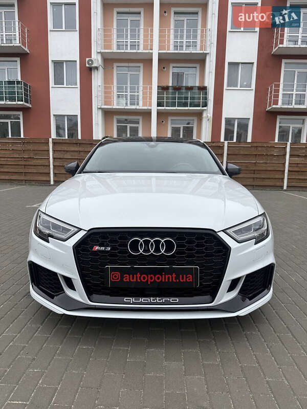 Седан Audi RS3 2018 в 
