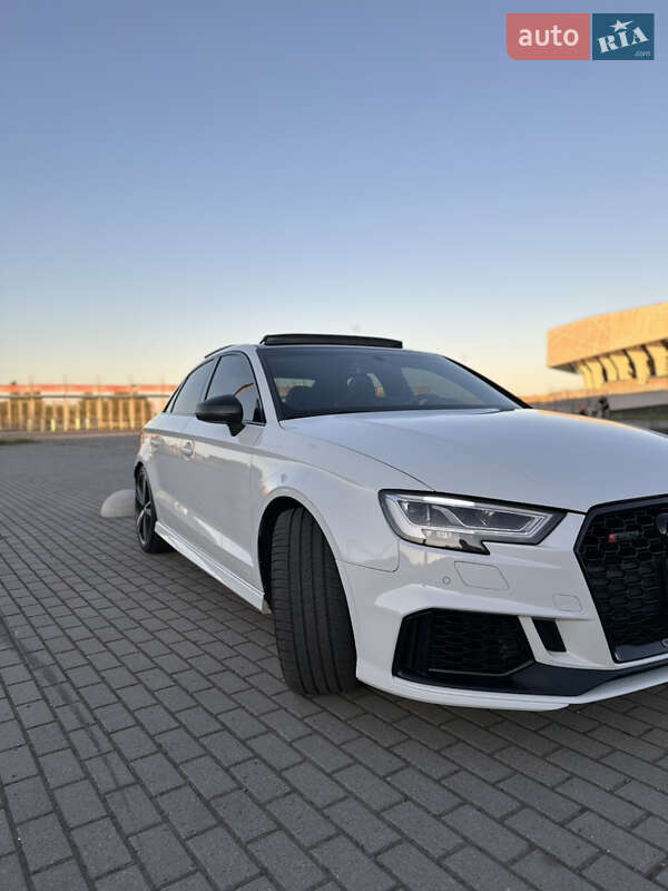 Седан Audi RS3 2017 в Львове