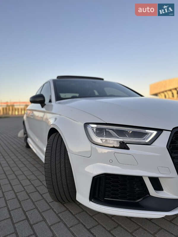 Седан Audi RS3 2017 в Львове