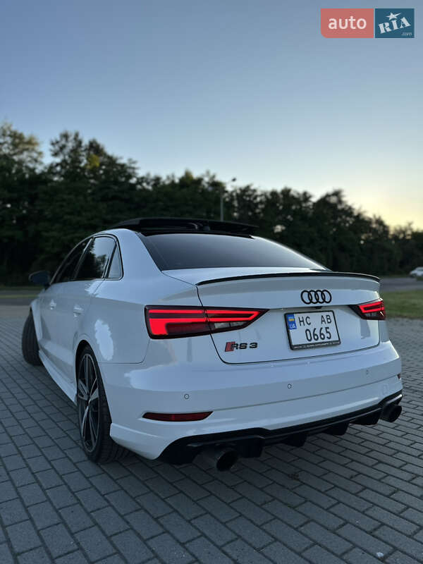 Седан Audi RS3 2017 в Львове