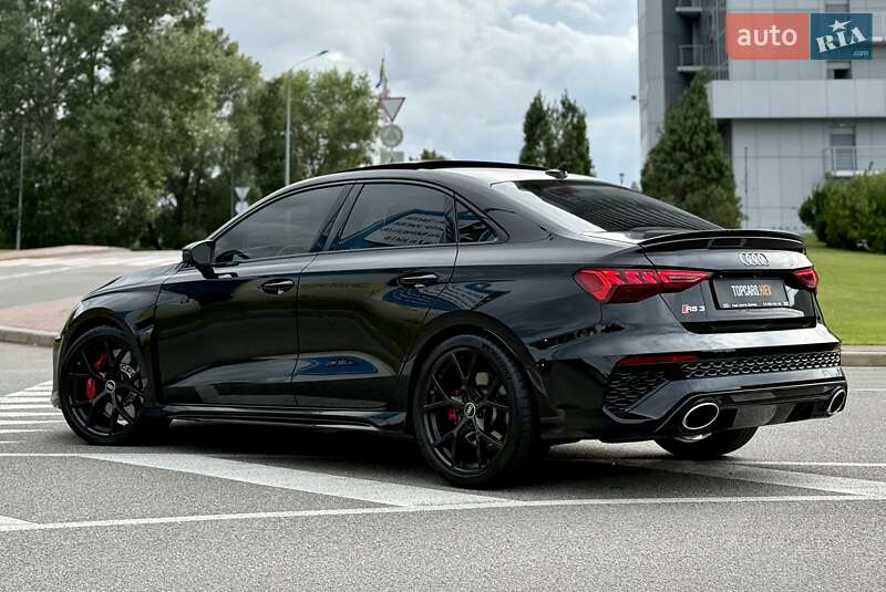 Седан Audi RS3 2022 в Киеве
