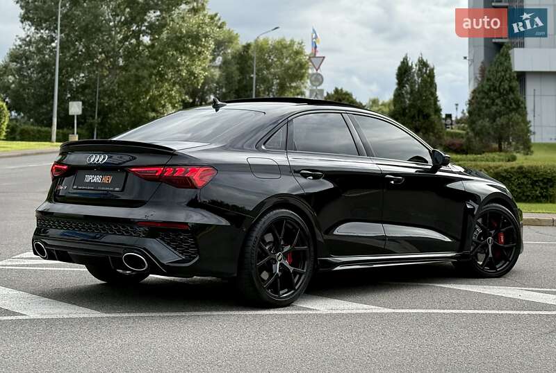 Седан Audi RS3 2022 в Киеве