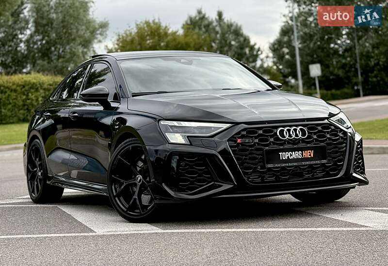 Седан Audi RS3 2022 в Киеве