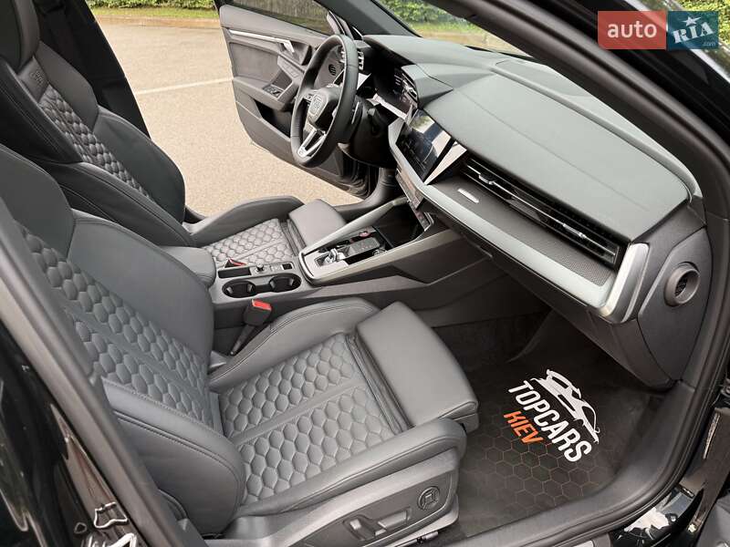 Седан Audi RS3 2022 в Киеве