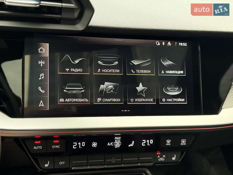 Седан Audi RS3 2022 в Киеве