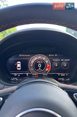 Седан Audi RS3 2018 в 