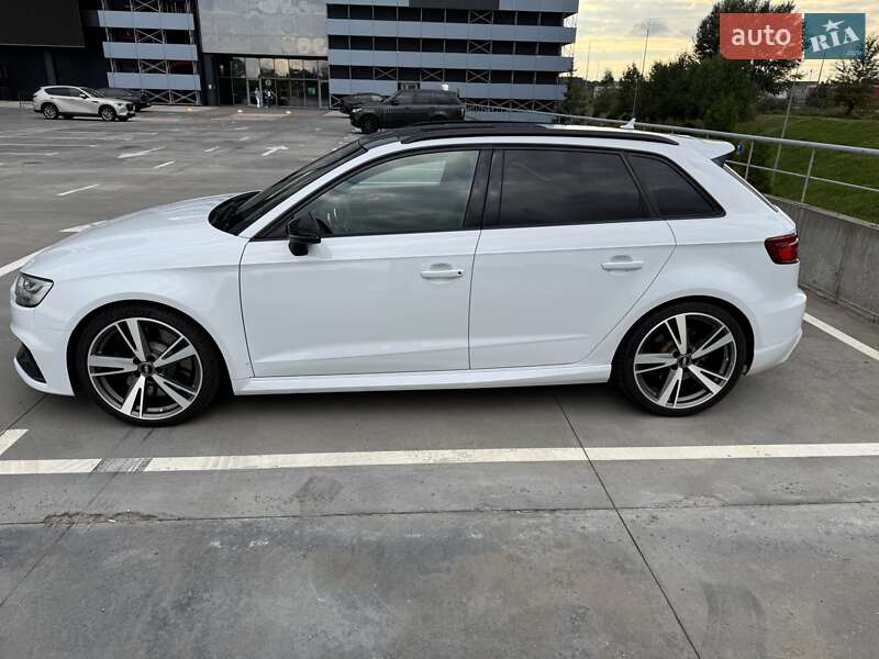 Хетчбек Audi RS3 2016 в Києві