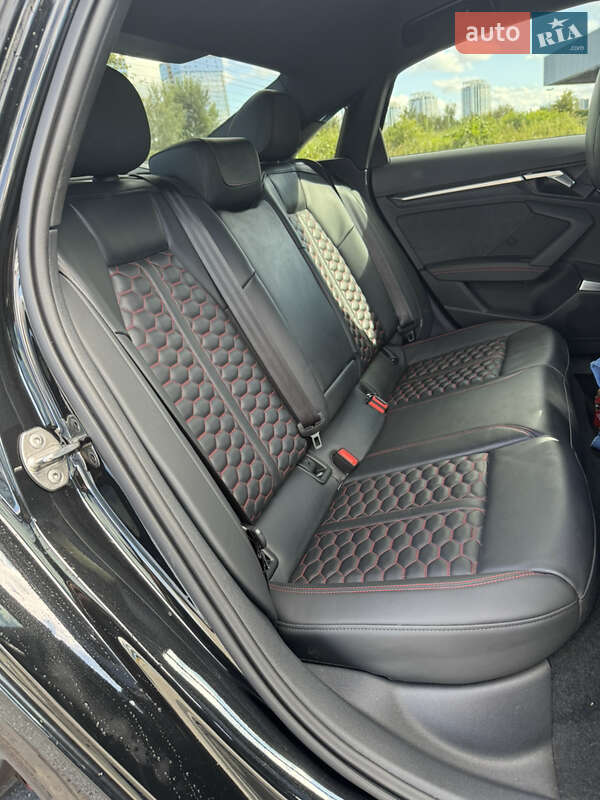 Седан Audi RS3 2024 в Киеве