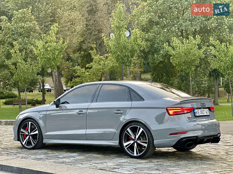 Седан Audi RS3 2020 в Киеве