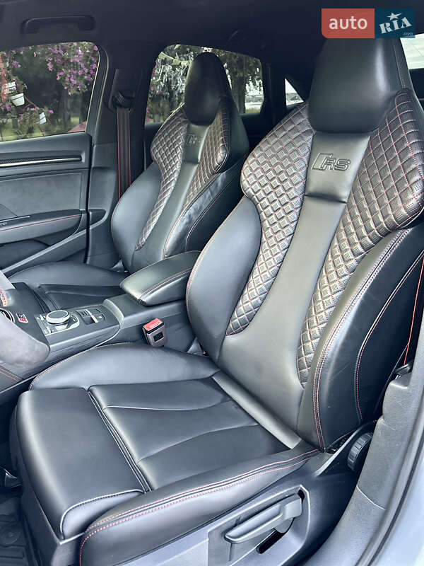 Седан Audi RS3 2020 в Киеве