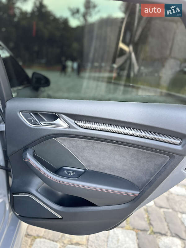 Седан Audi RS3 2020 в Киеве