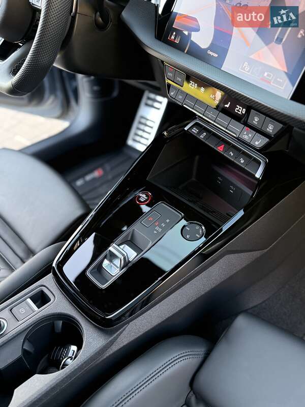 Седан Audi RS3 2024 в Днепре фото 28 Седан Audi RS3 2024 в Днепре