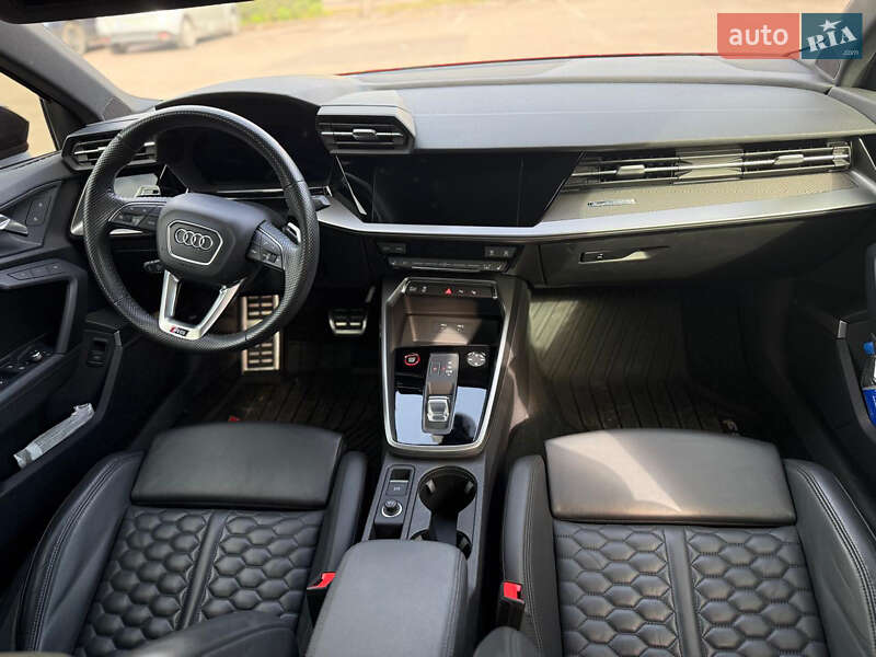 Седан Audi RS3 2022 в Кам'янському