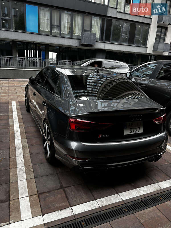 Седан Audi RS3 2019 в Дніпрі
