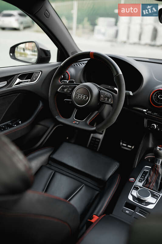 Седан Audi RS3 2017 в Києві фото 10 Седан Audi RS3 2017 в Києві