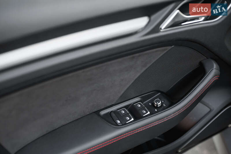 Седан Audi RS3 2017 в Києві фото 14 Седан Audi RS3 2017 в Києві