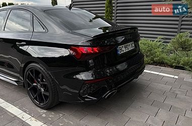 Седан Audi RS3 2022 в Умані