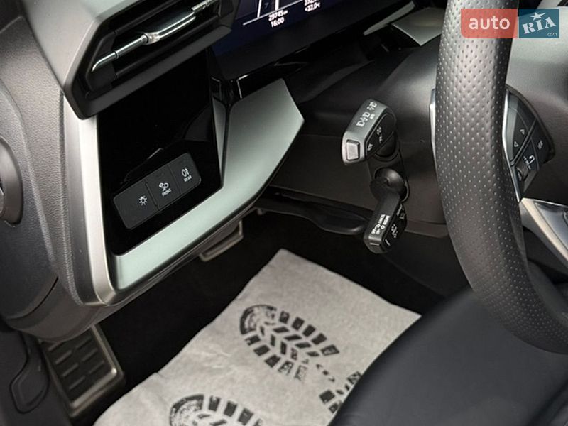 Седан Audi RS3 2022 в Умані