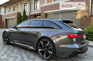 Універсал Audi RS6 2021 в 