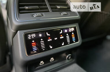 Універсал Audi RS6 2021 в 