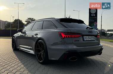 Универсал Audi RS6 2022 в 