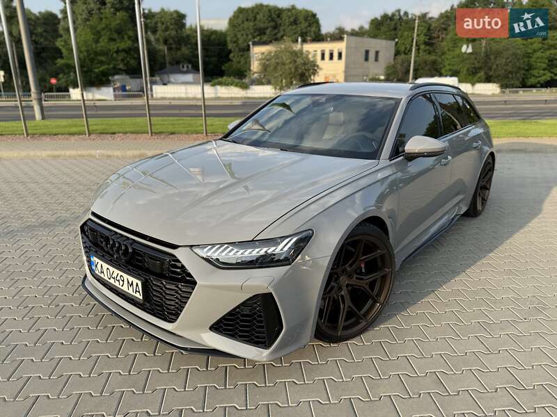 Универсал Audi RS6 2022 в 