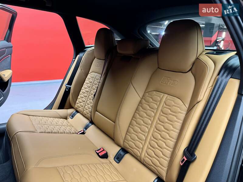Универсал Audi RS6 2025 в Киеве фото 51 Универсал Audi RS6 2025 в Киеве