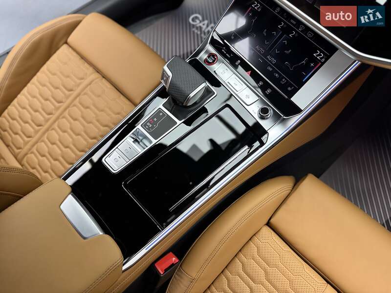 Универсал Audi RS6 2025 в Киеве фото 72 Универсал Audi RS6 2025 в Киеве