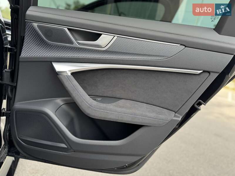 Универсал Audi RS6 2025 в Киеве