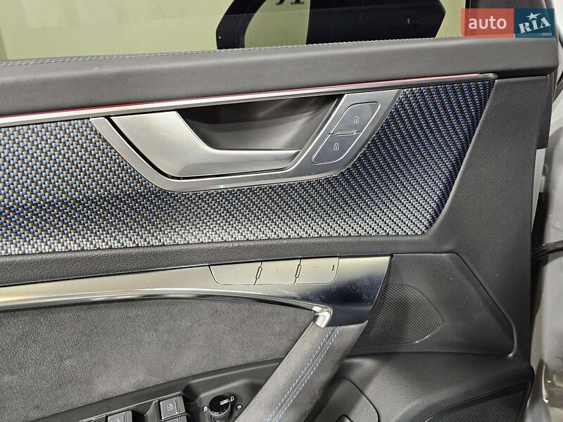Универсал Audi RS6 2025 в Киеве фото 32 Универсал Audi RS6 2025 в Киеве