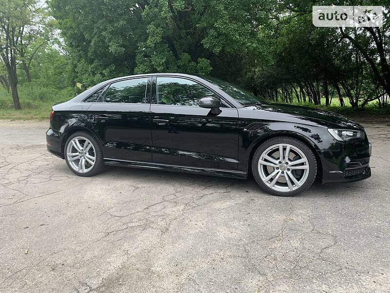 Седан Audi S3 2015 в Запоріжжі