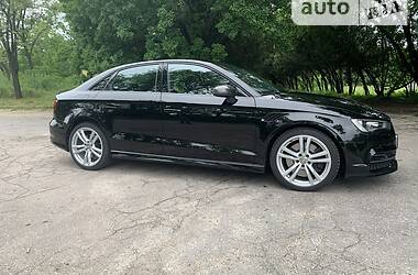 Седан Audi S3 2015 в Запоріжжі