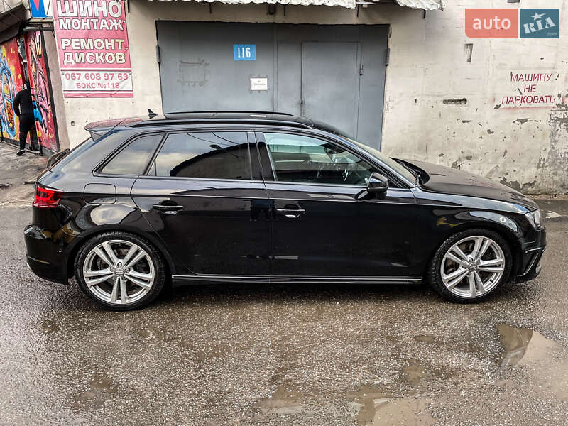 Хэтчбек Audi S3 2014 в Киеве