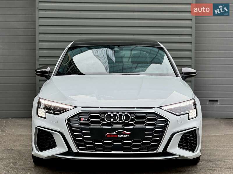 Седан Audi S3 2022 в Киеве