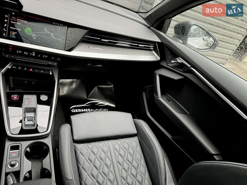 Седан Audi S3 2022 в Киеве